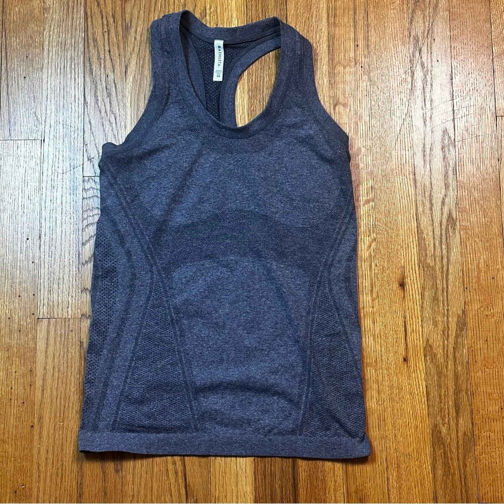 Athleta Gray Fitted Sleeveless Tank Top Womens size XS workout Gym Yoga Active